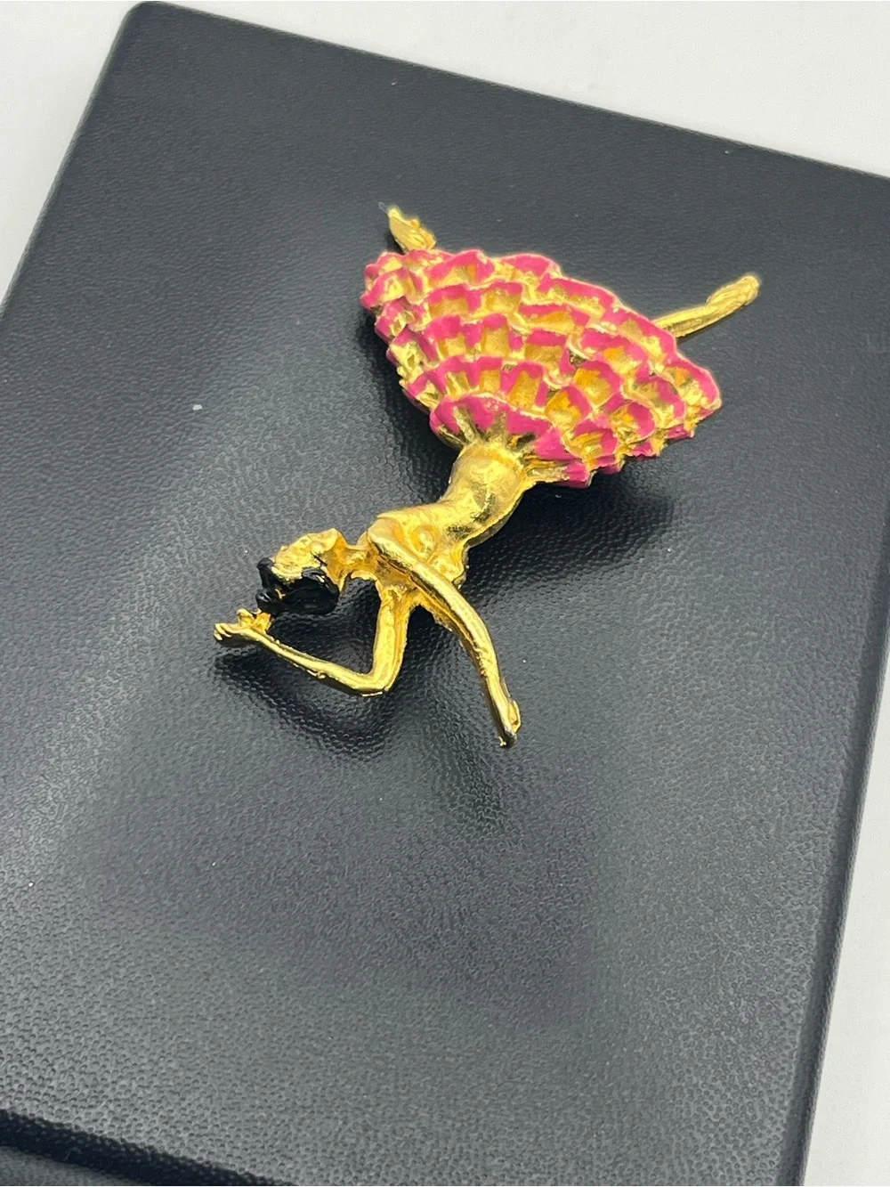 Ballerina dancer gold tone pink enamel vintage brooch pin